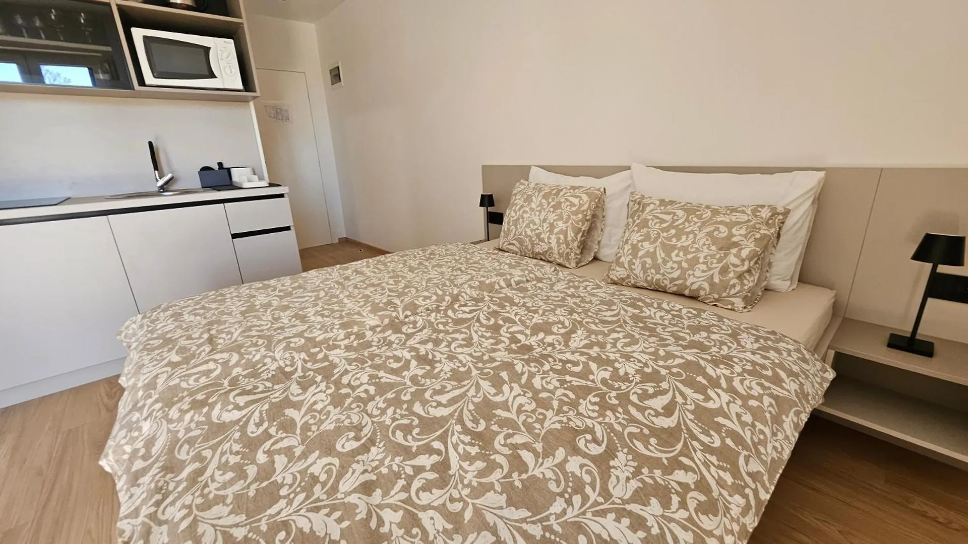 Richi Rooms & App Funtana 0*,  Croatia