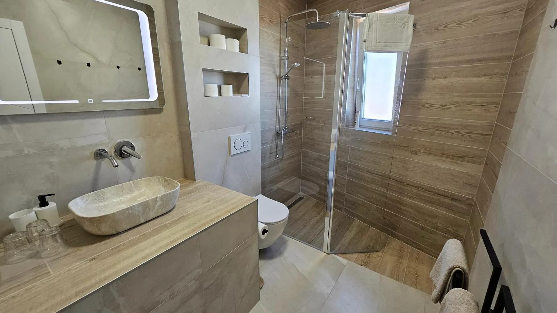 Apartment Richi Rooms & App Funtana