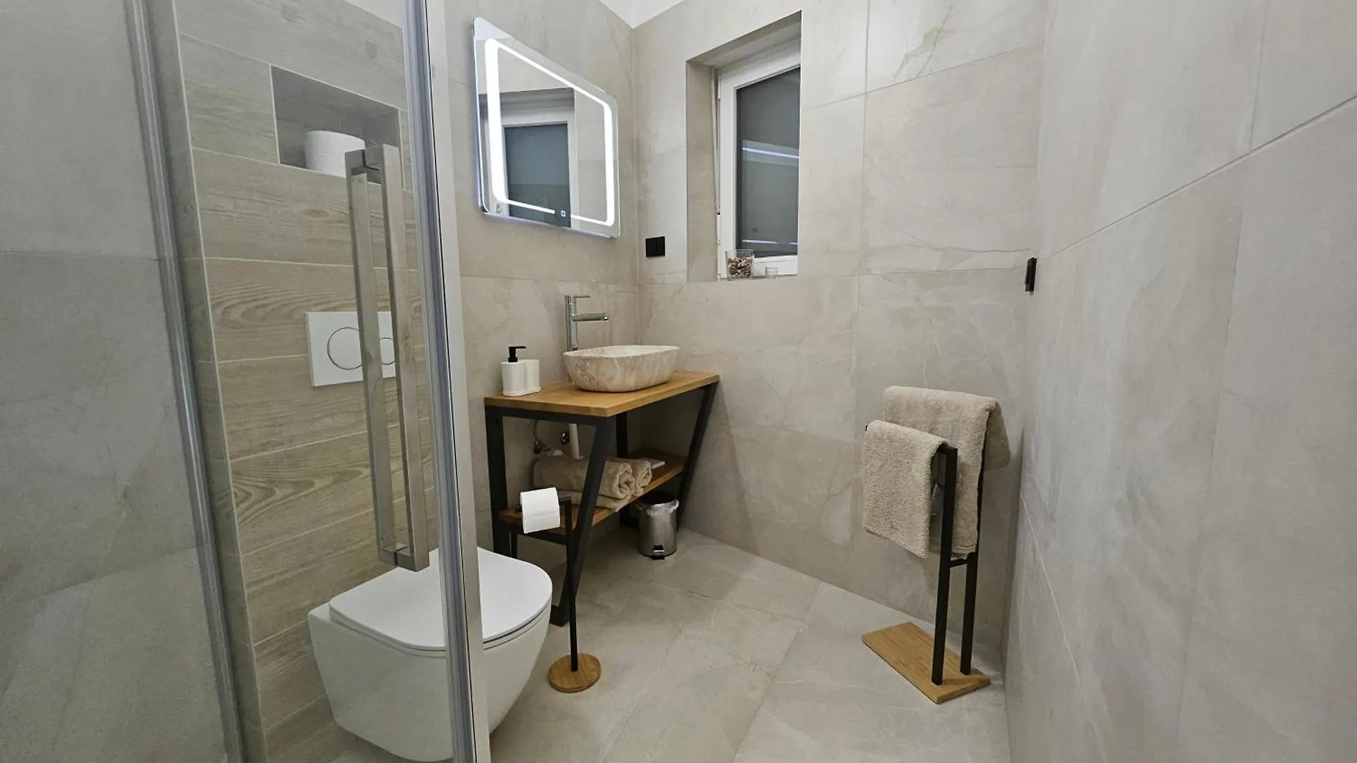 Richi Rooms & App Funtana