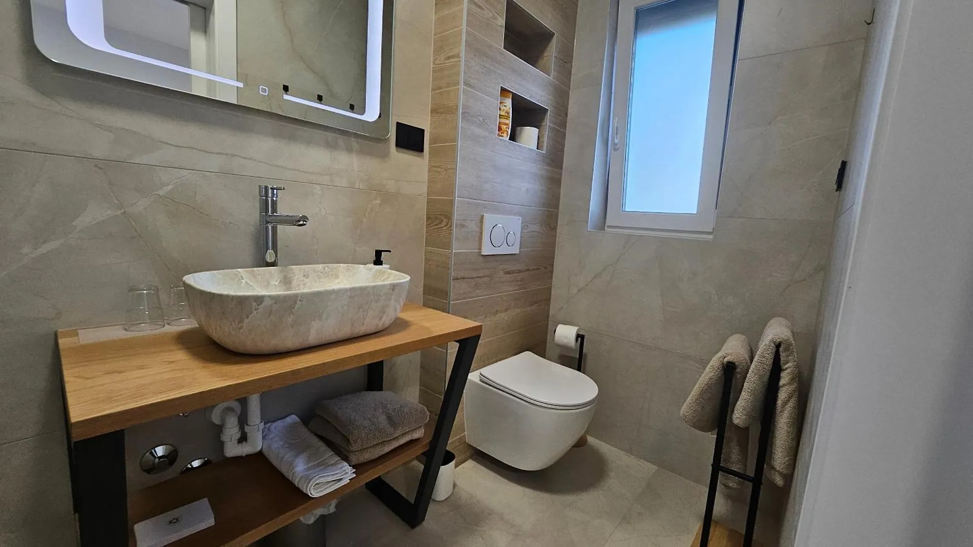 Richi Rooms & App Funtana 0*,