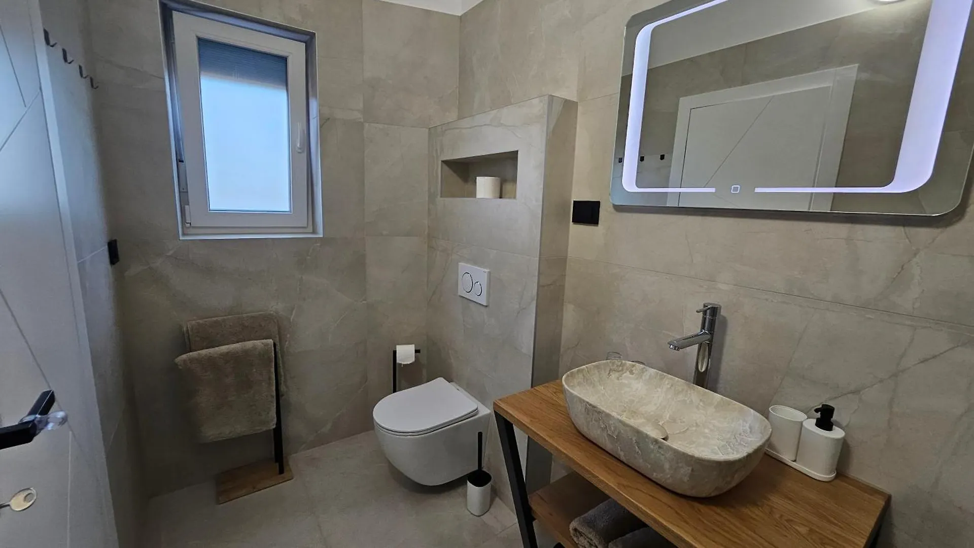Richi Rooms & App Funtana 0*,  Croatia