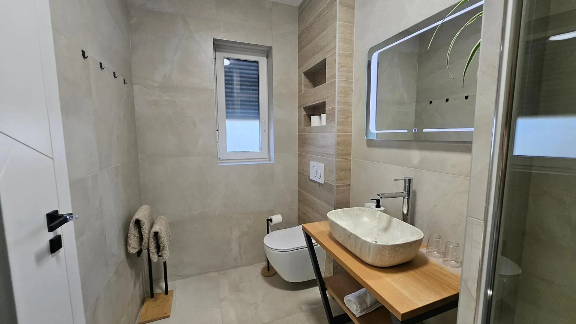 Richi Rooms & App Funtana Apartment