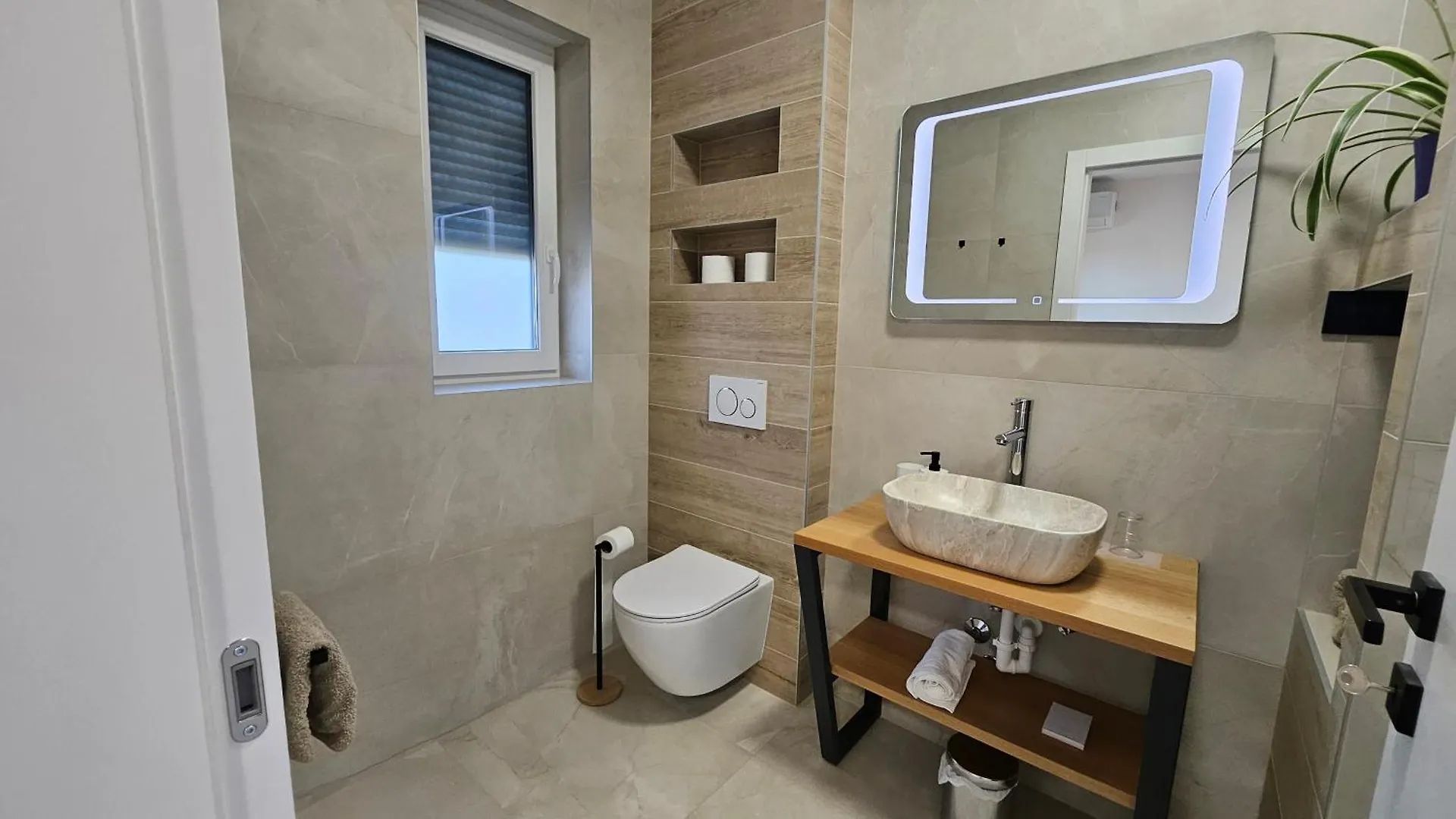 Richi Rooms & App Funtana